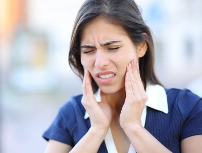 Lady has jaw pain